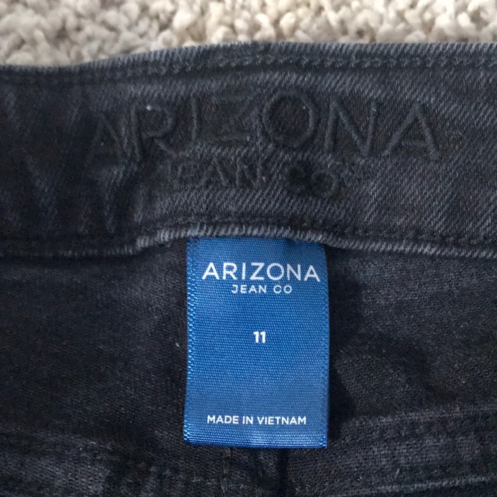 Black jean shorts - Picture 3 of 6